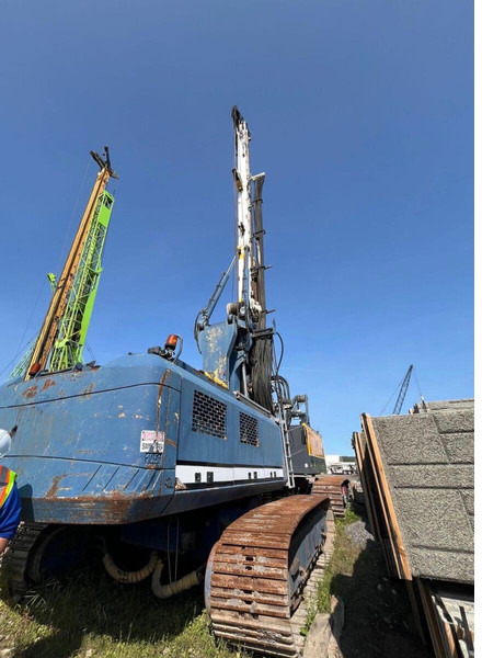 Pile driver Bauer BG 24 H drilling rig 2009 90 T