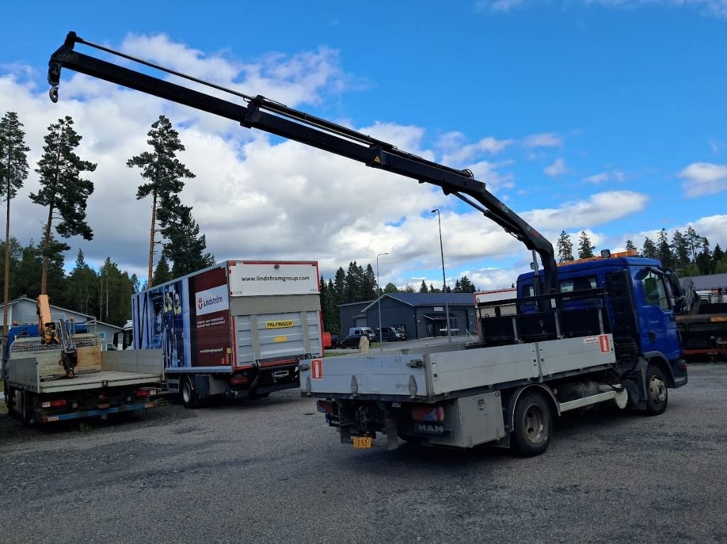 Crane Manipulator Truck MAN TGL 8.150 Hiab 066-2 10v 2010 2 T 4 T