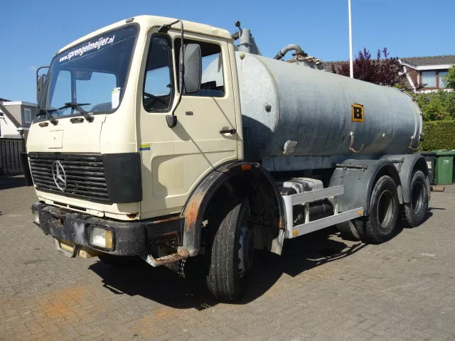 Mercedes-Benz MB 2222 6X4 VACUUM TOILET TRUCK WITH PUMP 1998